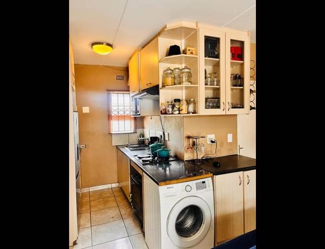 2 BEDROOM APARTMENT FOR SALE IN FLEURHOF